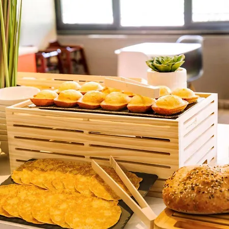 阿维尼翁中心加雷宜必思酒店
