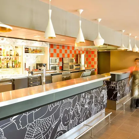 Ibis Centre Gare Готель